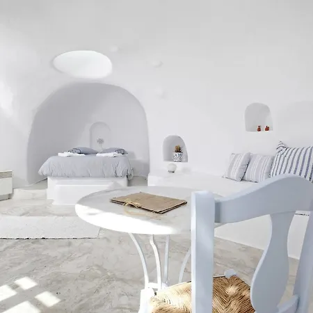 Aghios Artemios Traditional Imerovigli (Santorini)