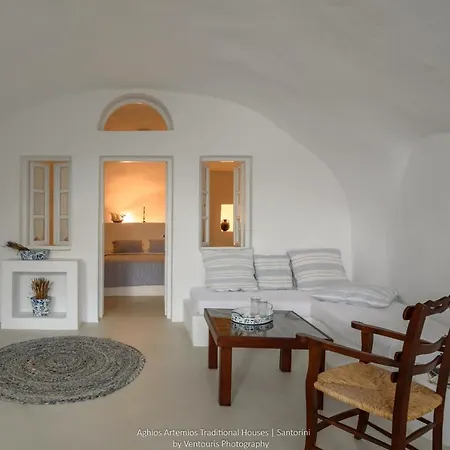 Aghios Artemios Traditional Hotel